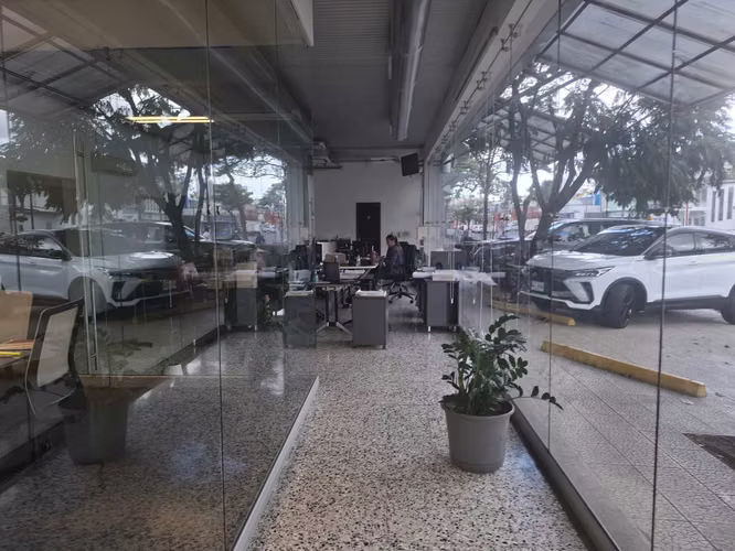 Alquilo Bodega con local comercial y oficinas en Paseo Colon, San José - Imagen 4