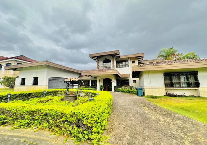 id 36967 Venta de casa en Monterán.