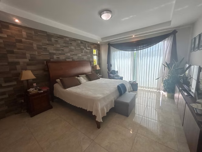Venta de casa en Condominio Tierras del café