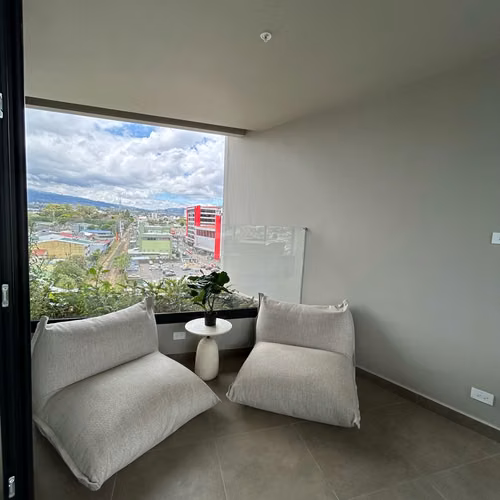 id # 39602 Penthouse de Lujo en Condominio Nuevo en Barrio Dent.