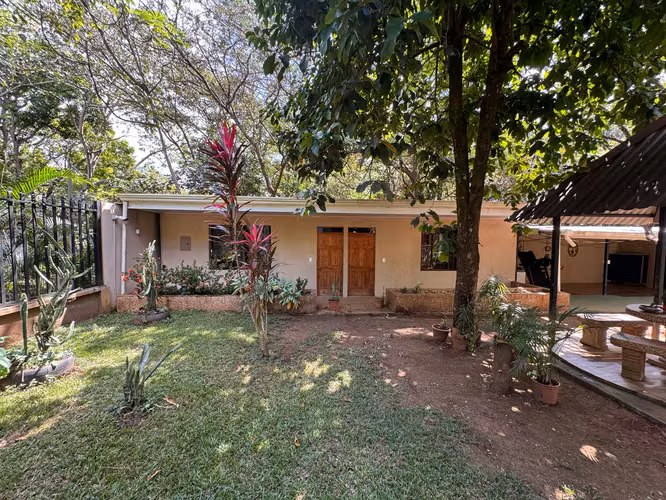 Venta de Casa en Esparza, Puntarenas – ¡Amplia, Céntrica y con Apartamentos Adicionales! - Imagen 11