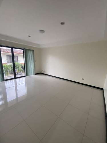 CASA EN SANTA ANA - Imagen 18