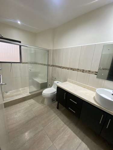 CASA EN SANTA ANA - Imagen 6
