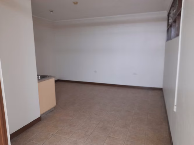 Se Alquila Local Comercial en el Centro de Moravia – ¡Ubicación Estratégica!
