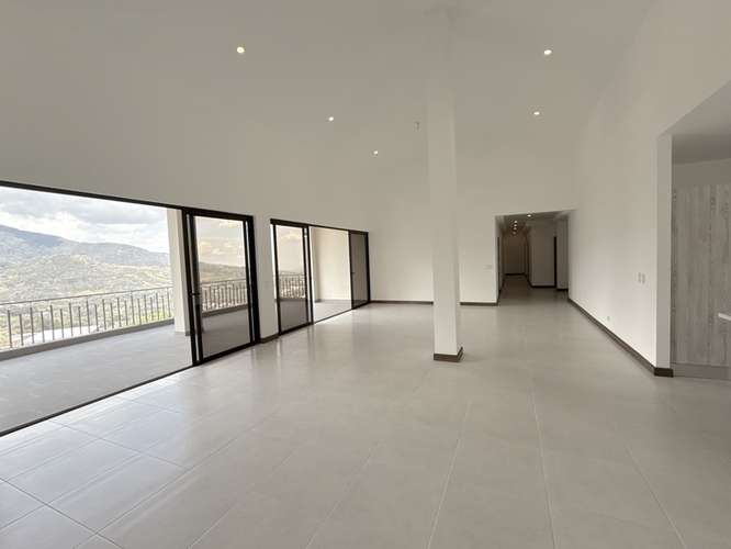 Venta, Penthouse Exclusivo en Alto de Las Palomas – Vistas Inigualables y Estilo Sofisticado 23727 - Imagen 7