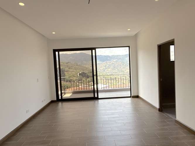 Venta, Penthouse Exclusivo en Alto de Las Palomas – Vistas Inigualables y Estilo Sofisticado 23727 - Imagen 13