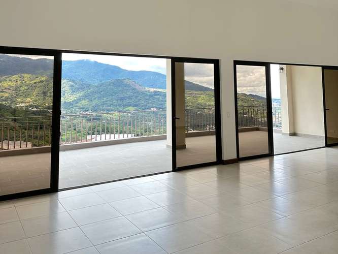 Venta, Penthouse Exclusivo en Alto de Las Palomas – Vistas Inigualables y Estilo Sofisticado 23727 - Imagen 5