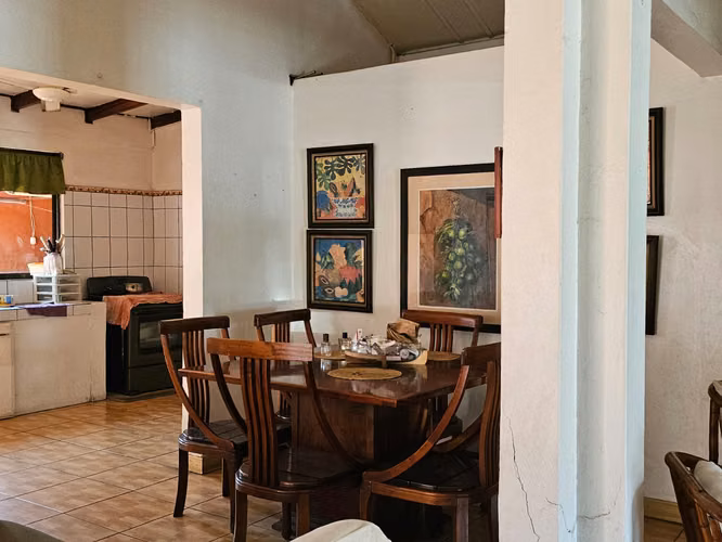 Puntarenas DE OPORTUNIDAD Casa, a 50m de la playa, calle principal de ingreso