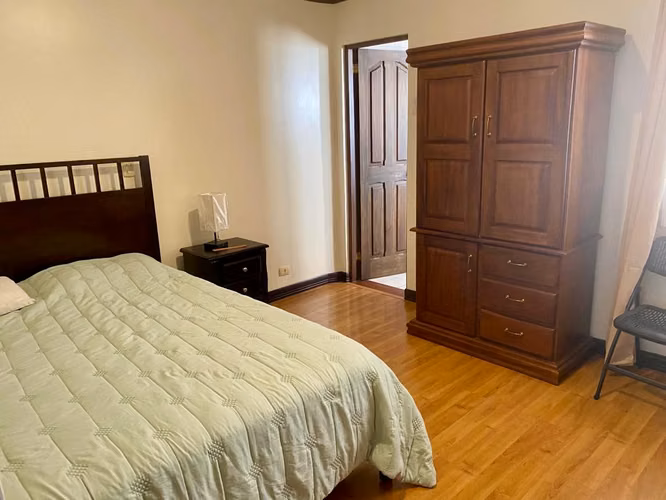 Se vende linda casa en Barrio freses Curridabat - Imagen 12