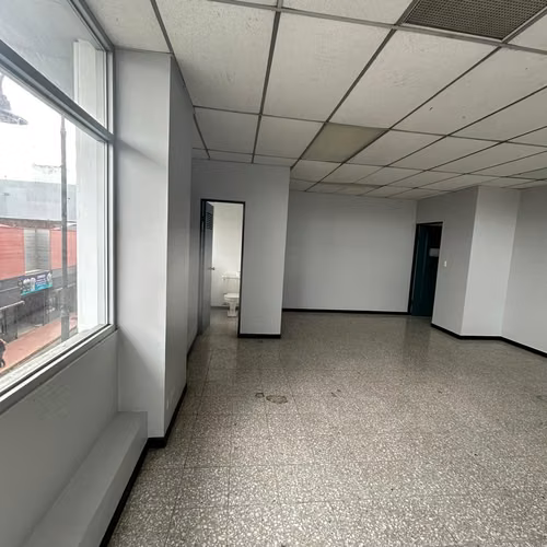 Alquiler de Piso Completo en Edificio cerca de la Plaza de la Cultura. ID 39918