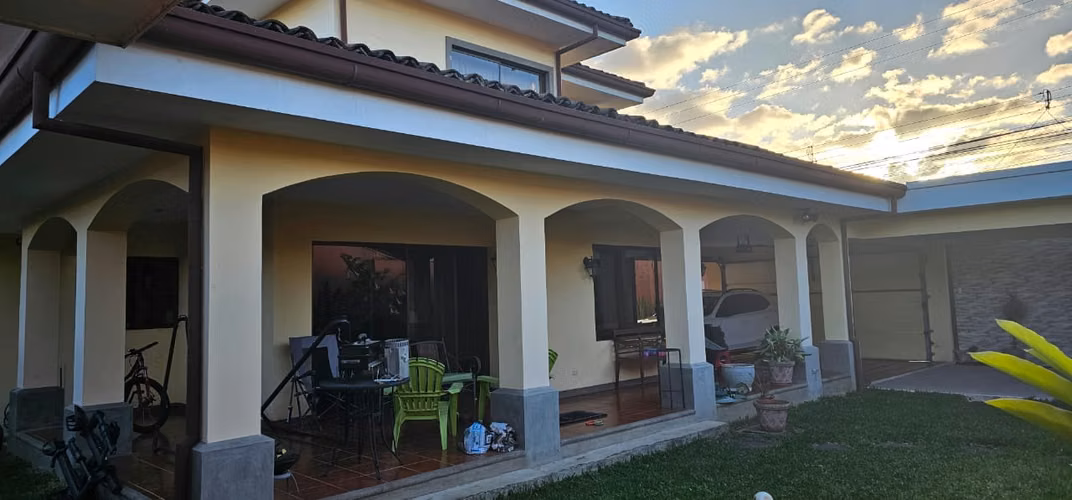 ¡Casa en venta en Residencial Quizarco – Con amplio rancho incluido!