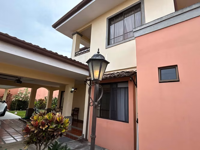 ¡Casa en venta en Residencial Quizarco – Con amplio rancho incluido!