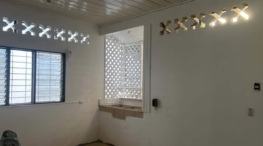 Venta de propiedad con dos casas en Puntarenas Centro!