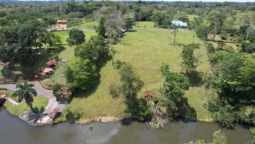 Lote de lujo - comunidad cerrada en San Carlos - Imagen 7