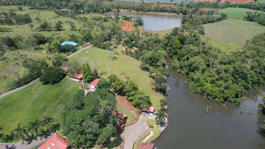 Exclusive Luxury Property for Sale in Cutris, San Carlos