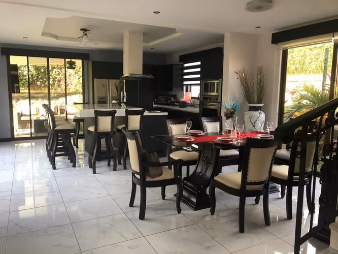 Casa equipada en Condominio Francosta con piscina 3 dormitorios oficina - Imagen 12