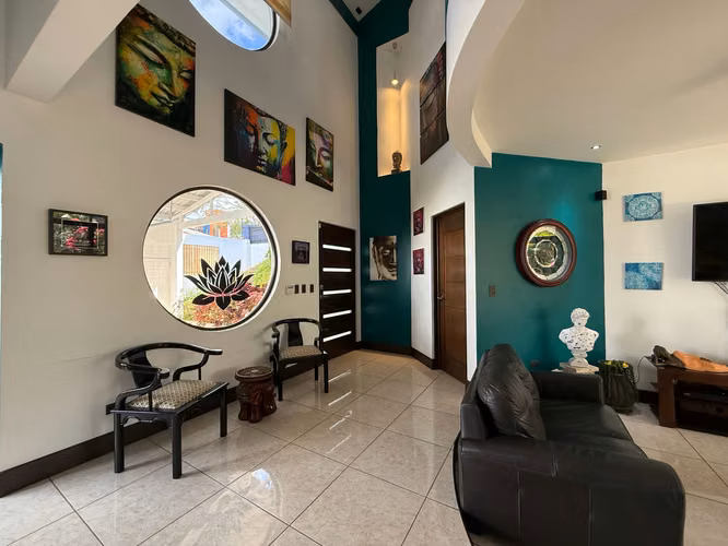 Se Vende Casa Amueblada de dos plantas en Residencial en Tres Ríos. ID 39949
