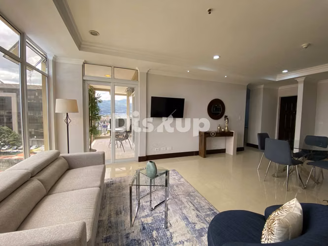 Venta de Apartamento de 2 hab. en condominio. San José, Sabana Sur
