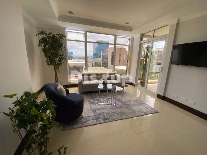 Venta de Apartamento de 2 hab. en condominio. San José, Sabana Sur