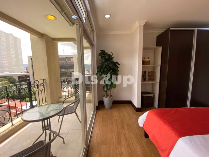 Venta de Apartamento de 2 hab. en condominio. San José, Sabana Sur