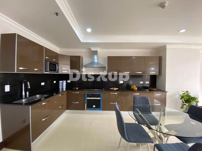 Venta de Apartamento de 2 hab. en condominio. San José, Sabana Sur