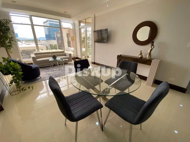 Venta de Apartamento de 2 hab. en condominio. San José, Sabana Sur