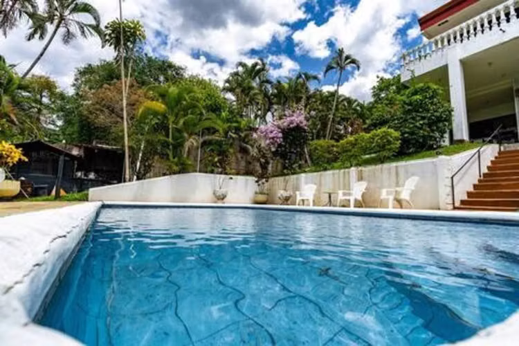 LA GARITA-Alajuela- Preciosa casa en venta en Urbanización Montisel