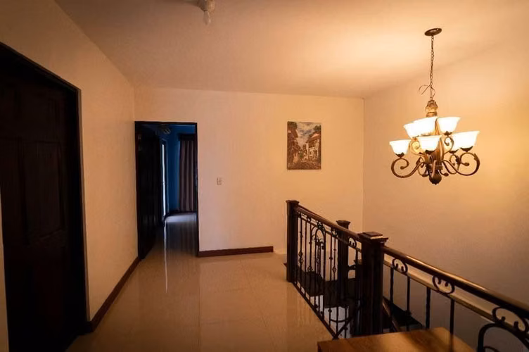 LA GARITA-Alajuela- Preciosa casa en venta en Urbanización Montisel