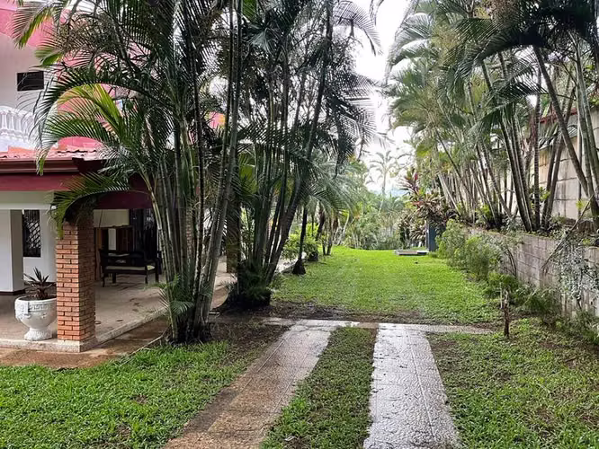 LA GARITA-Alajuela- Preciosa casa en venta en Urbanización Montisel