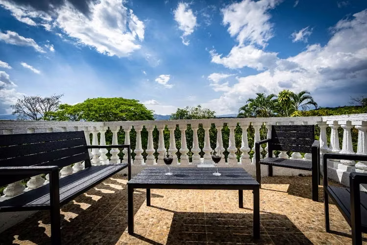 LA GARITA-Alajuela- Preciosa casa en venta en Urbanización Montisel