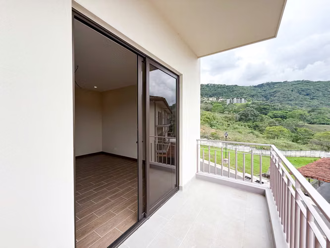 Venta de apartamento en El Alto de las Palomas, Santa Ana