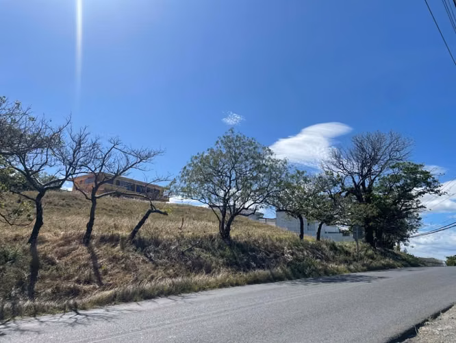 ESCAZÚ GUACHIPELIN NORTE LOTE EN VENTA DE USO MIXTO - Imagen 2