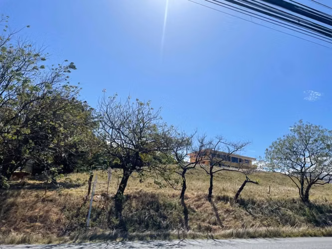 ESCAZÚ GUACHIPELIN NORTE LOTE EN VENTA DE USO MIXTO - Imagen 4