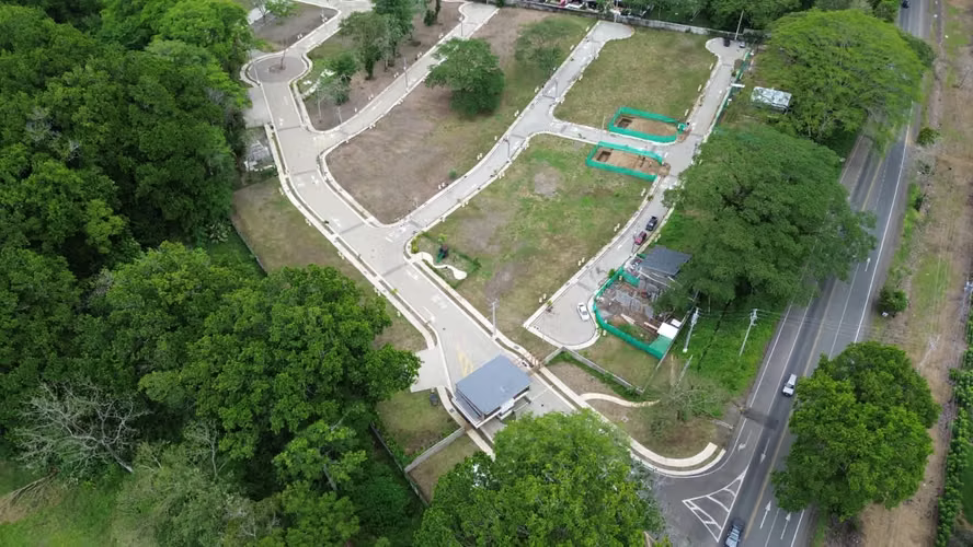 SE VENDE LOTE EN CONDOMINIO A 5 MINUTOS DE LA PLAYA (JACÓ, PUNTARENAS) - Imagen 3