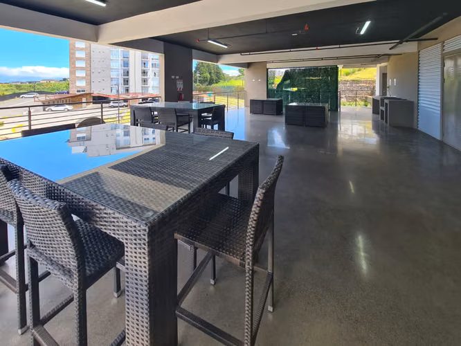 Se vende Apartamento en Condo. Vía Natura, para Inversión Guayabos, Curridabat (FE).