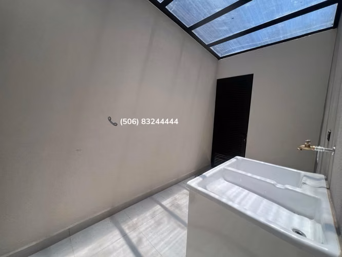 VENTA DE CASA EN CONDOMINIO EN LINDORA, SANTA ANA - Imagen 4