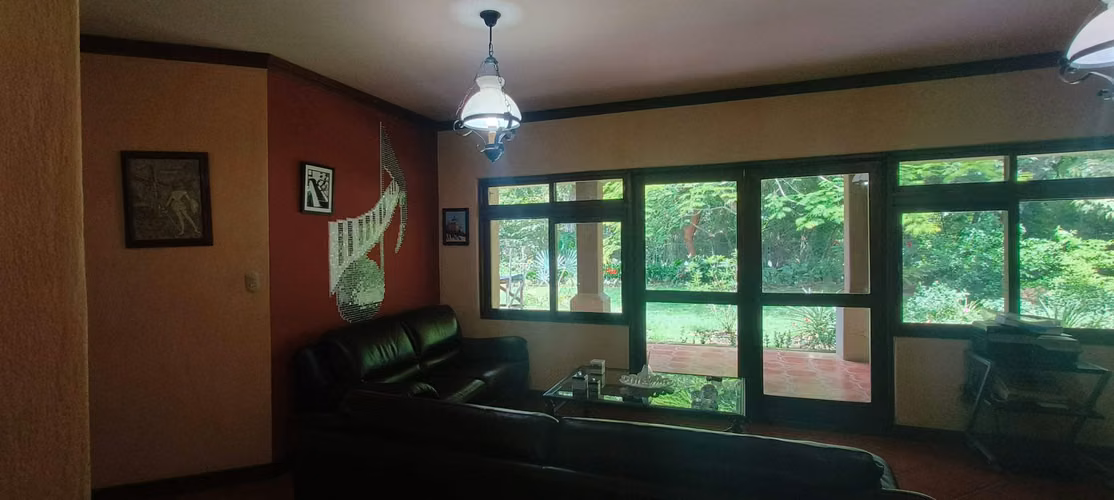 Hermosa casa en Urbanización Río Oro, Santa Ana – Amplios espacios y amenidades de lujo