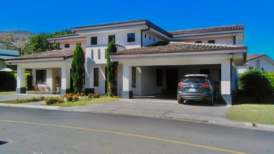 HOUSE FOR RENT IN DOWNTOWN SANTA ANA