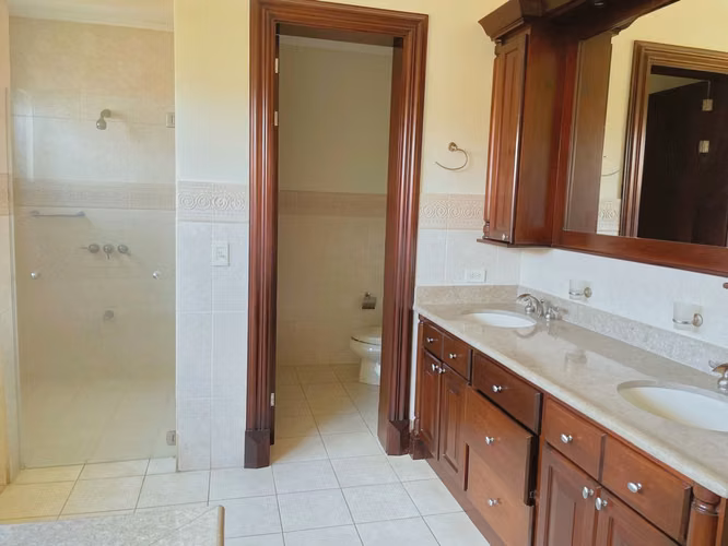 SE ALQUILA CASA DE LUJO EN VALLE DEL SOL - Imagen 5