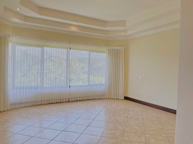 SE ALQUILA CASA DE LUJO EN VALLE DEL SOL - Imagen 15