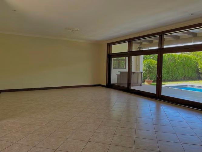 SE ALQUILA CASA DE LUJO EN VALLE DEL SOL - Imagen 12