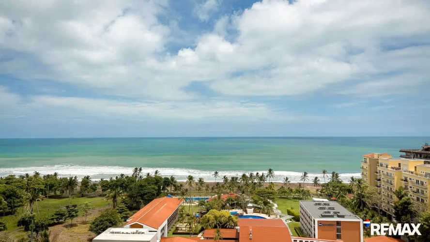 Venta de Condo-Serenidad al Atardecer: Condominio con Vista al Océano en Jaco Beach