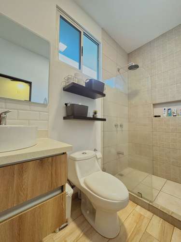 VENTA DE CASA EN CONDOMINIO EN SANTA ANA - Imagen 3