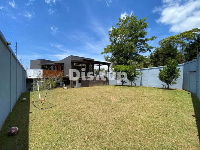 Venta de casa de 4 hab. en amplio terreno. San Rafael. Montes de Oca
