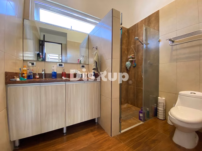 Venta de casa de 4 hab. en amplio terreno. San Rafael. Montes de Oca
