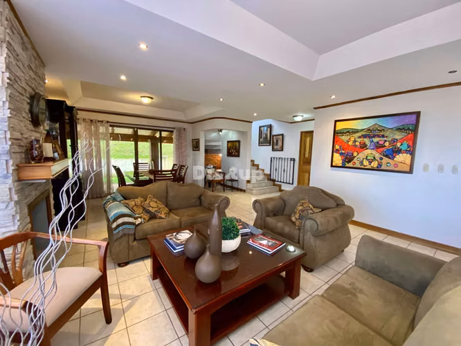 Venta de hermosa casa de 5 hab, en condominio. Mata de Plátano, Goicoechea - Imagen 9