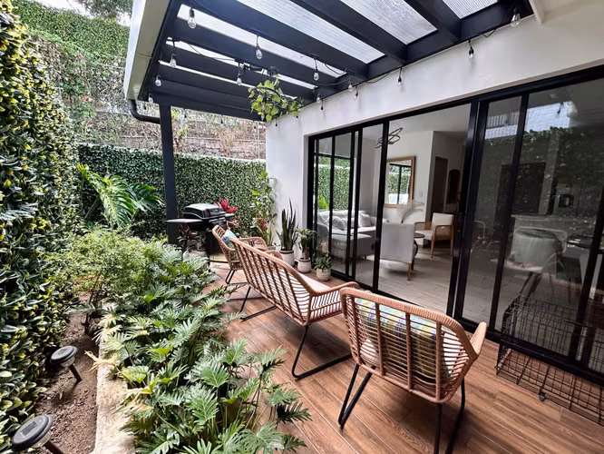 VENTA DE CASA MODERNA ESCAZU GUACHIPELIN