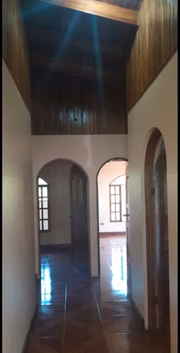 ¡OPORTUNIDAD  PARA VIVIR CERCA DE LA PLAYA ! Hermosa Casa en Venta en Parrita – A Minutos del Mar