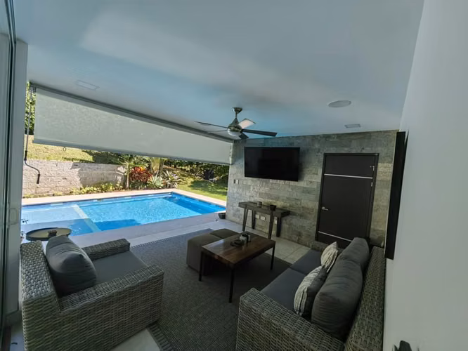 Casa moderna y excepcional en venta - Santa Ana