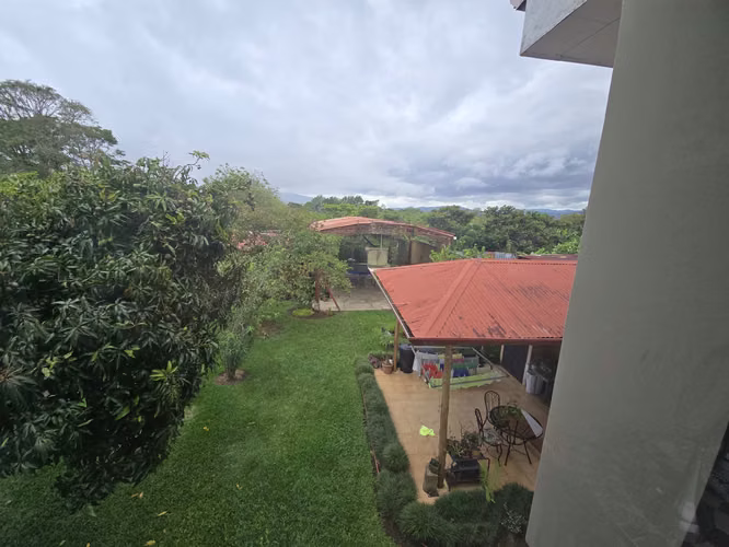 LA PROPIEDAD DE SUS SUEÑOS CON 2 CASAS Y JARDINES